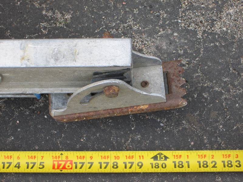 lot 39 image: 15 foot Aluminum Ladder