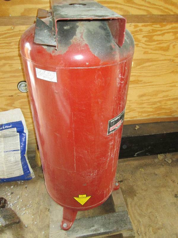 lot 59 image: Magna Force Air Tank