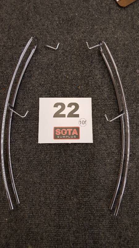 lot 22 image: Double Tier Basket