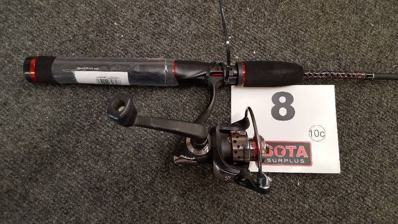 lot 8 image: SHAKESPERE UGLY STICK GX2 ROD 48 WGX220 REEL