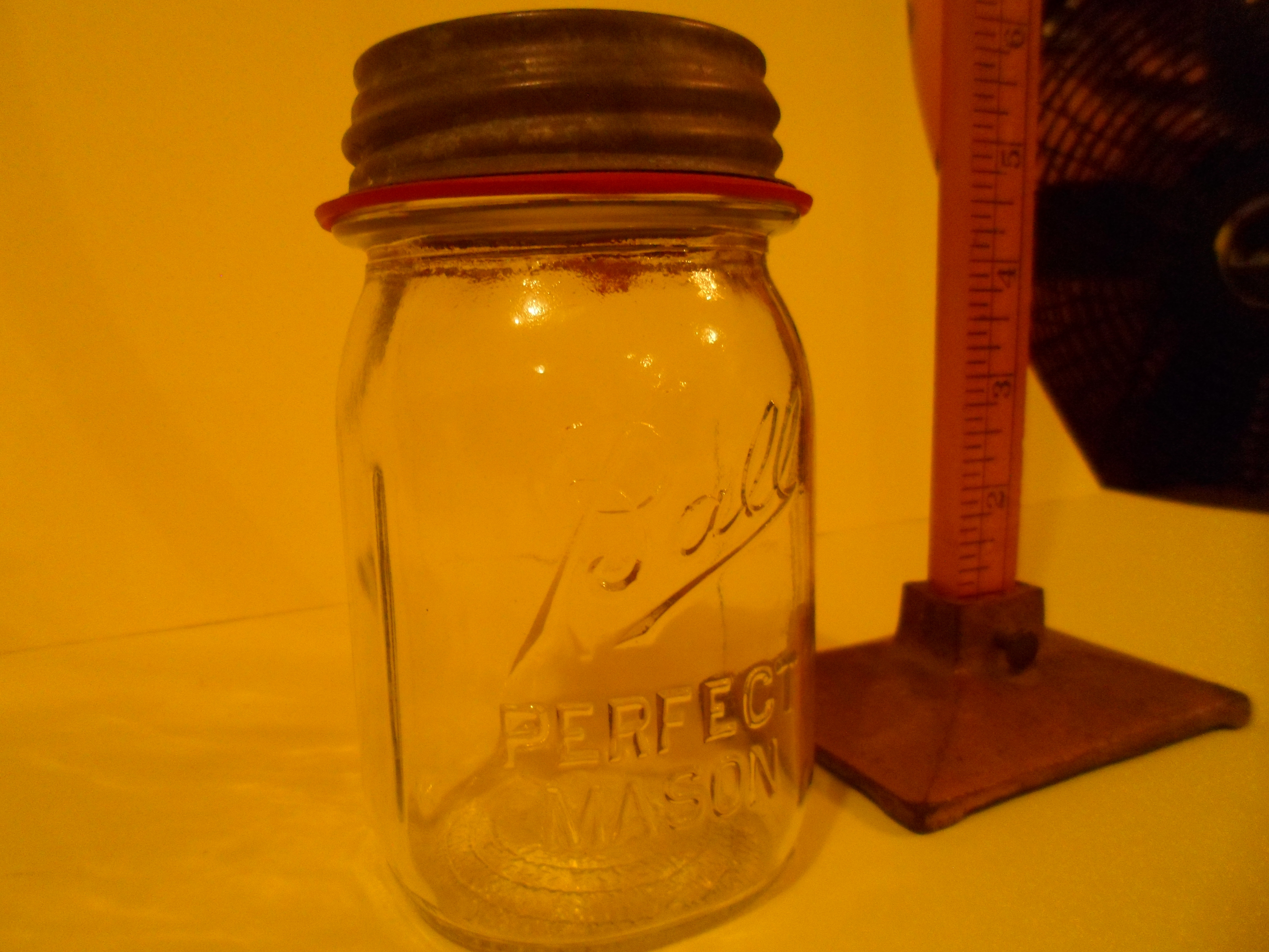 lot 7 image: Vintage Ball Perfect Pint #2 Clear Mason Jar wZinc Lid & Seal