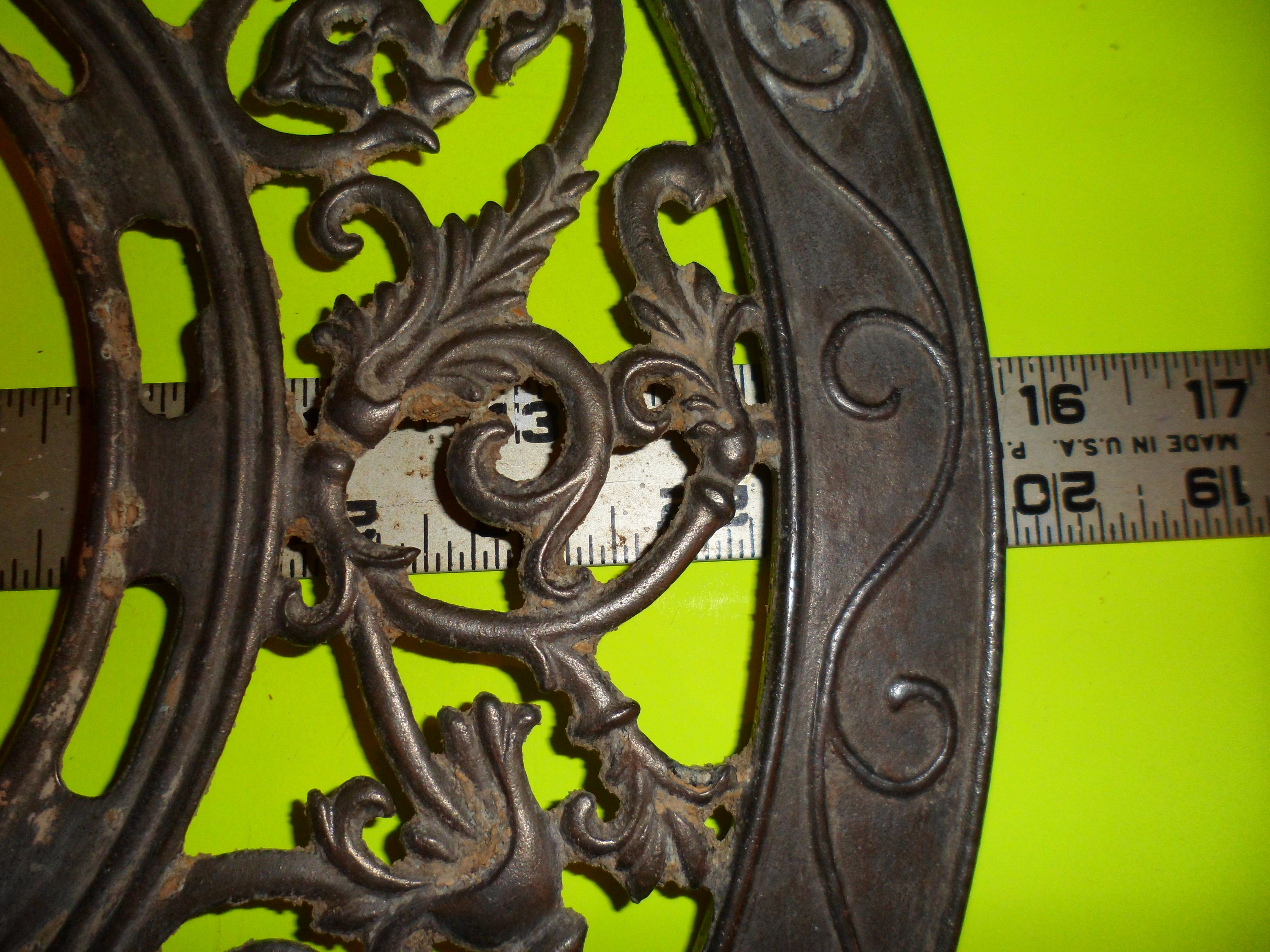 lot 26 image: Antique Cast Iron Heat Register Vent Cover