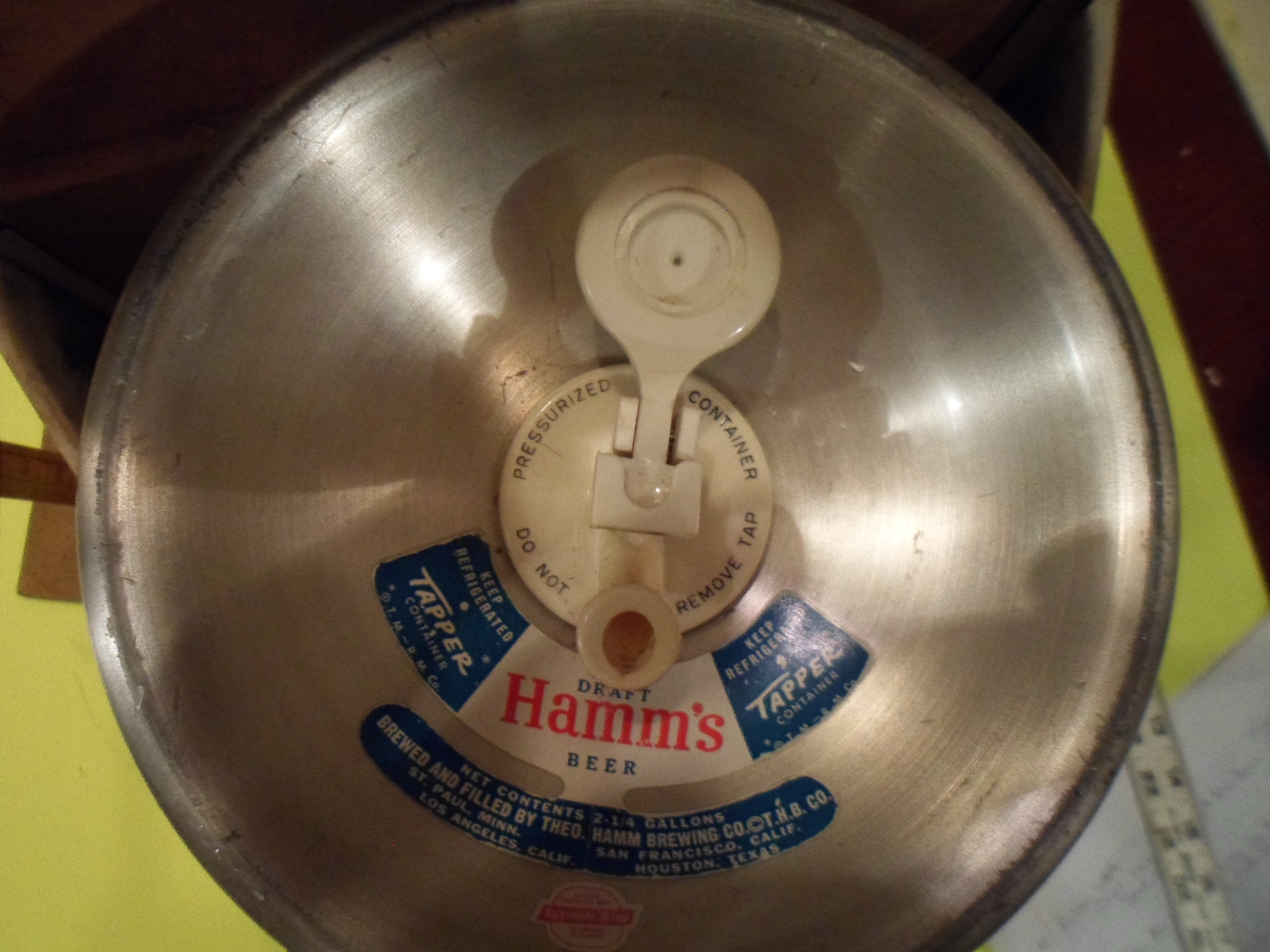 lot 37 image: Hamms 2 14 Gallon Tapper in Original Cardboard Case