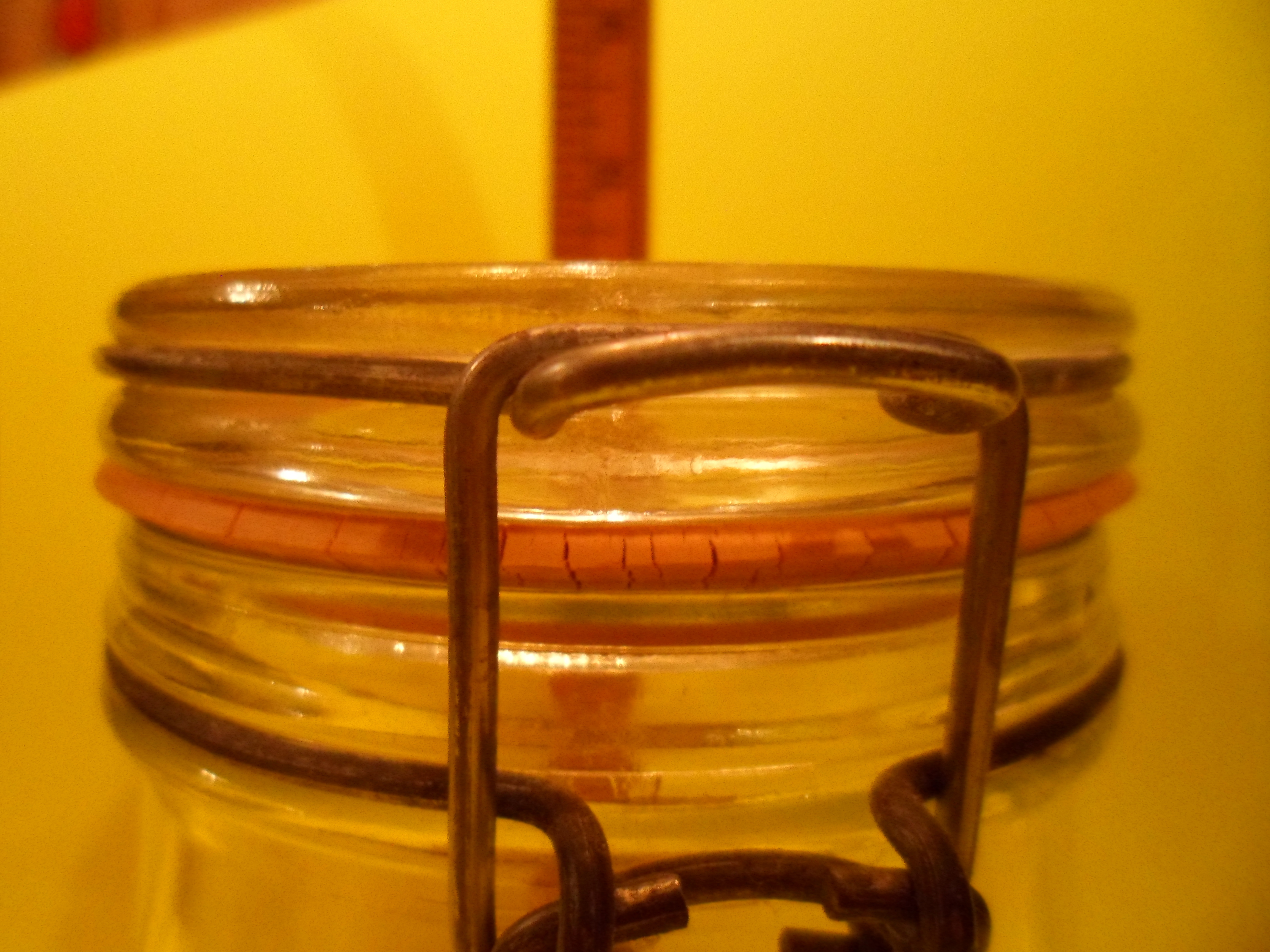 lot 20 image: 1 Liter Glass Canning Jar