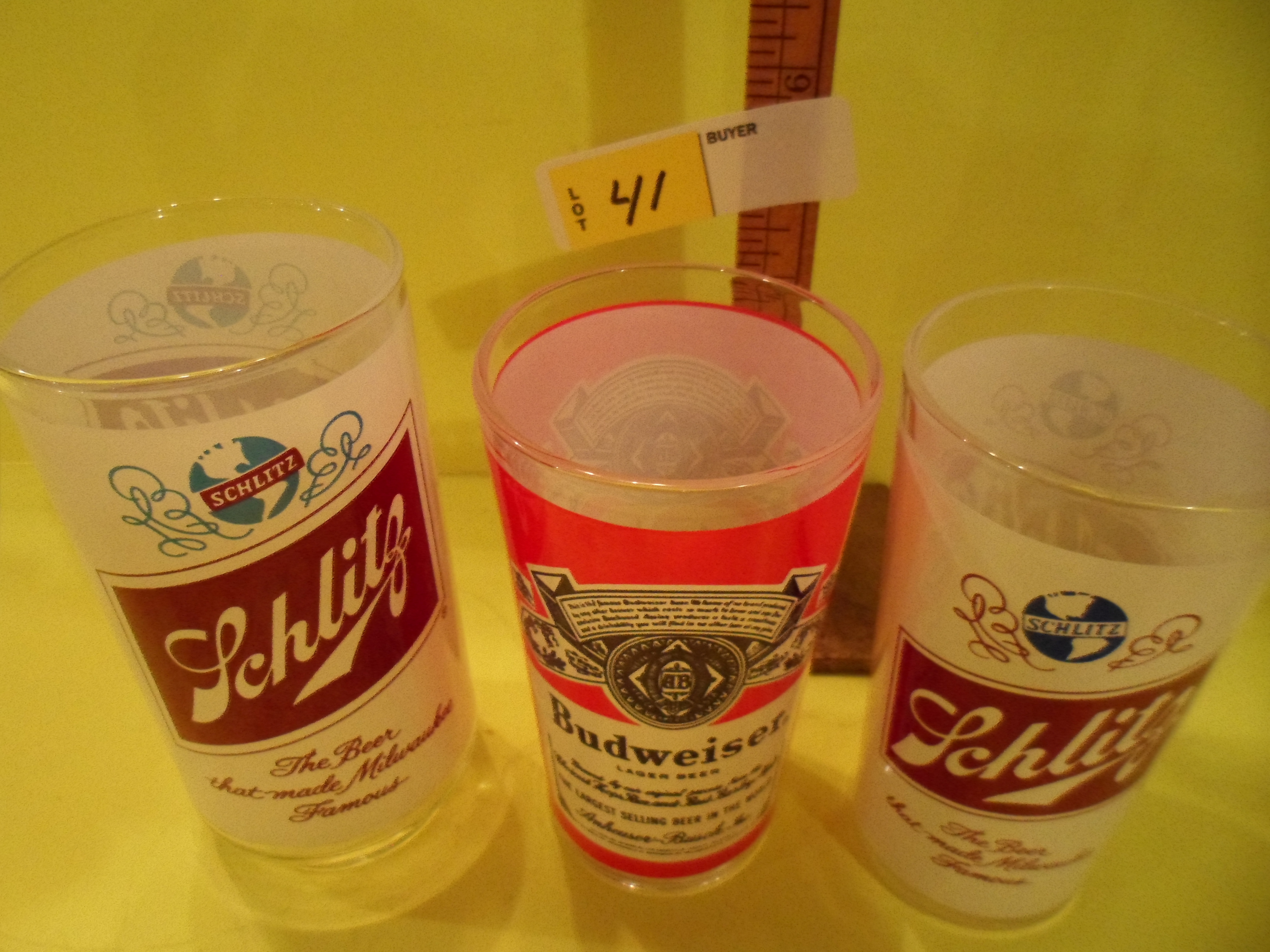 lot 41 image: 2 Vintage Schlitz Beer Glasses & 1 Budweiser Beer Glass
