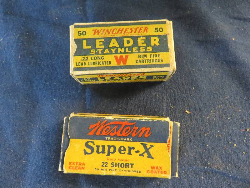 lot 75 image: Western Super X 22 Short and Winchester Leader Staynless (empty box)