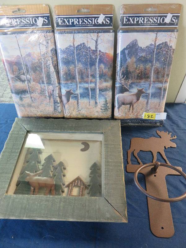 lot 82 image: Outdoor themed dcor