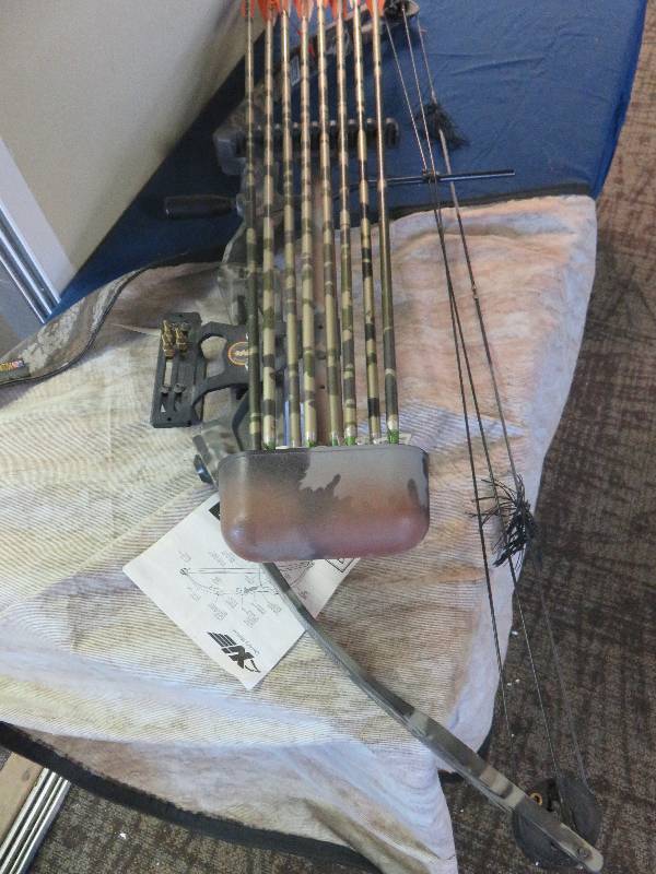 lot 84 image: Myles Keller Impulse Compound Bow and Arrows