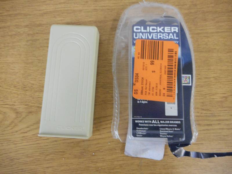 UNIVERSAL GARAGE DOOR REMOTE ENTRY CLICKER