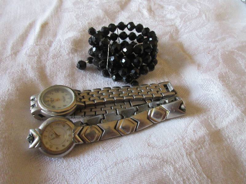 lot 15 image: 2 OLDER WATCHES