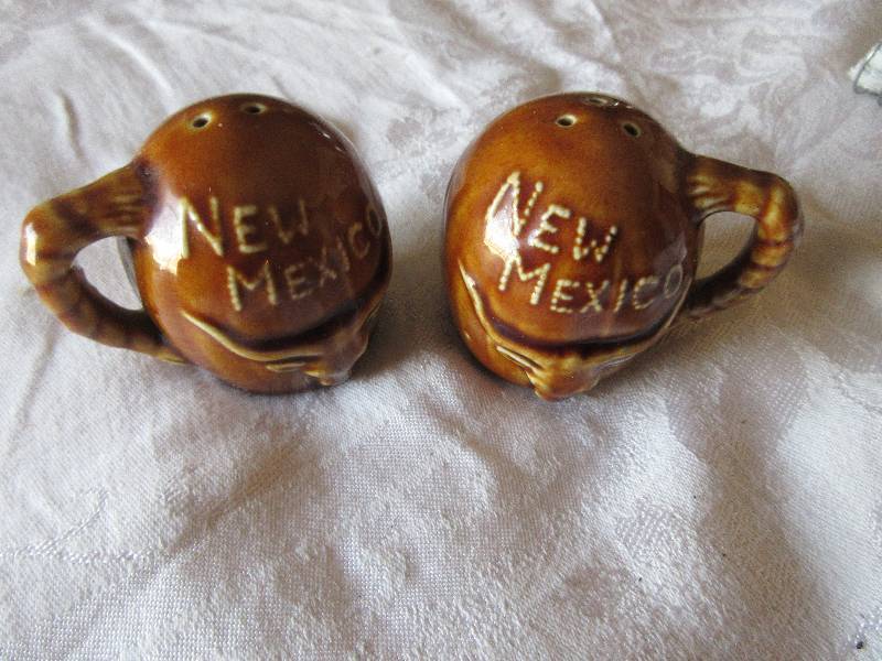 lot 23 image: VINTAGE NEW MEXICO SALT AND PEPPER SHAKERS