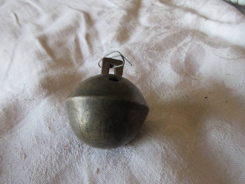 lot 25 image: ANTIQUE BRASS HARNESS BELL