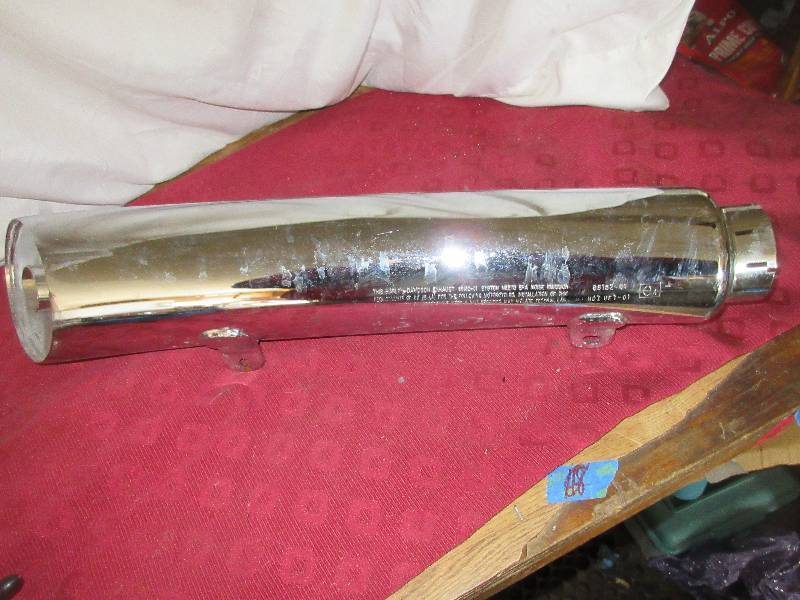 lot 26 image: CHROME HARLEY MUFFLER