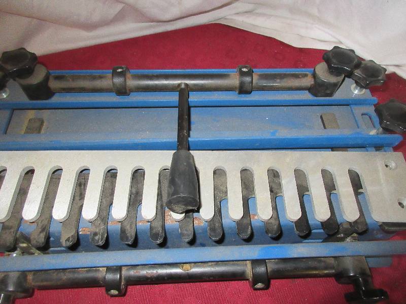 lot 36 image: DOVE TAIL WOOD WORKING MACHINE