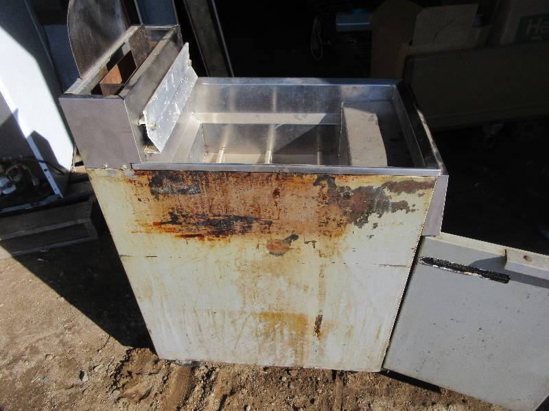 lot 41 image: FRYMASTER DEEP FRYER