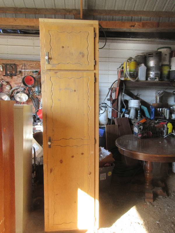 lot 50 image: BROOM CLOSET