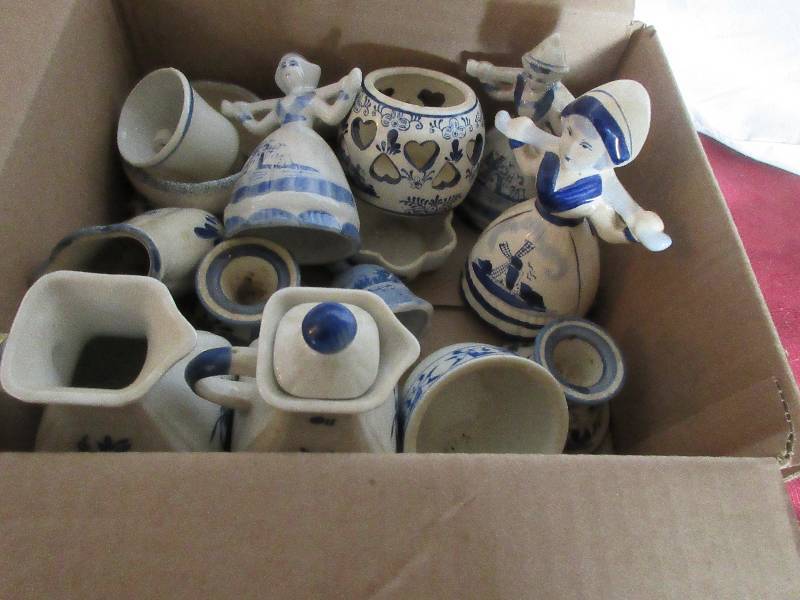 lot 82 image: ORIENTAL GLASS WEAR