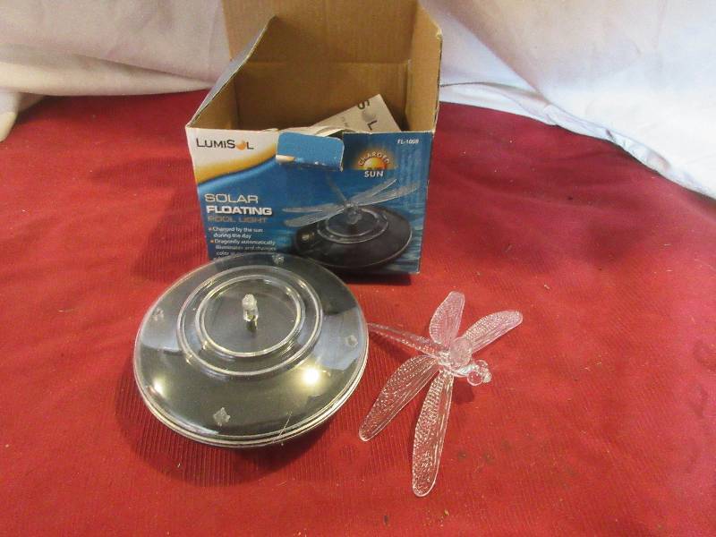 lot 85 image: NEW FLOATING SOLAR LIGHT