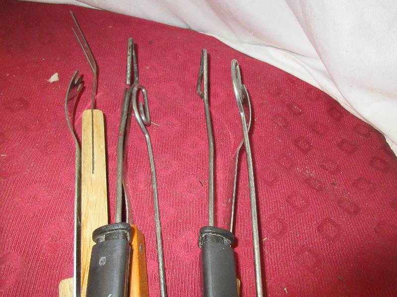 lot 86 image: BBQ UTINSALS