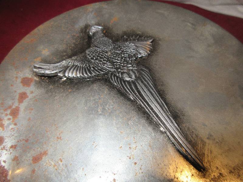 lot 89 image: VINTAGE TIN