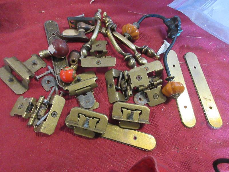 lot 99 image: VINTAGE HARDWARE