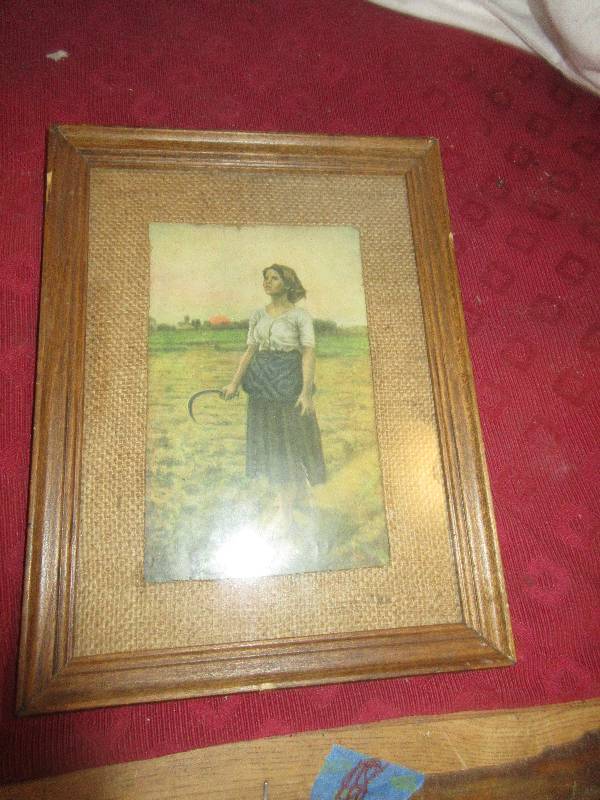 lot 117 image: VINTAGE WOMEN PICTURE