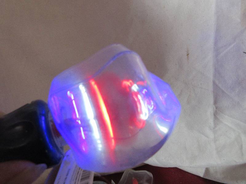 lot 131 image: 8 NEW LIGHT UP WANDS