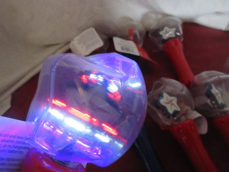 lot 132 image: 8 NEW LIGHT UP WANDS