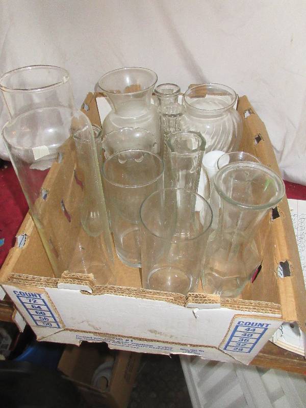 lot 134 image: BOX OF MISC VASES