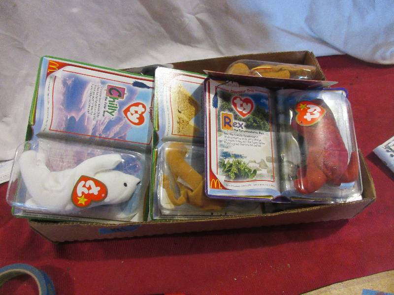 lot 148 image: COLLECTIBLE BEANIE BABIES