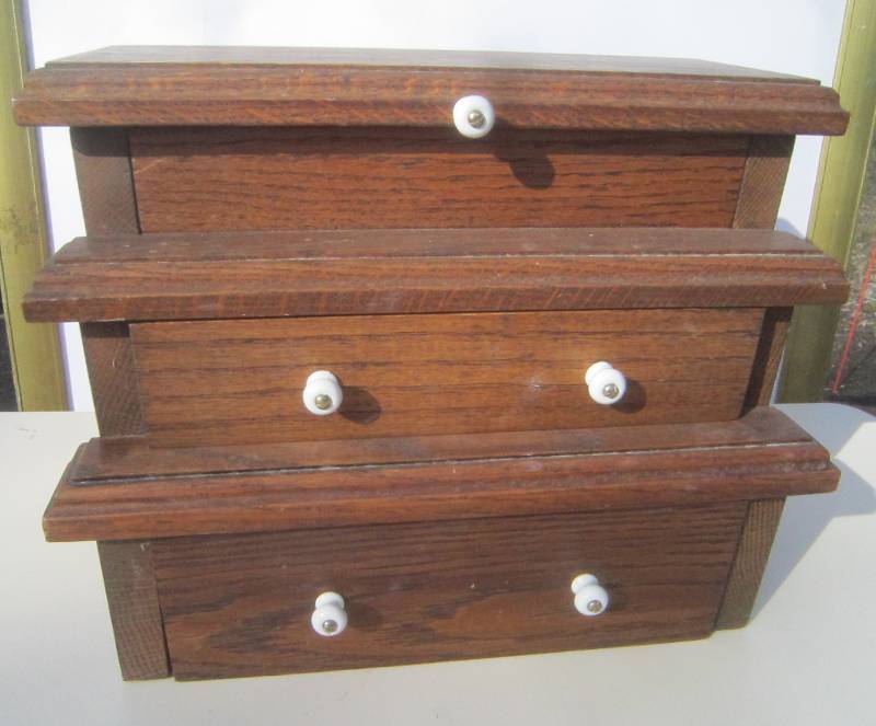 OAK WOOD JEWELRY BOX