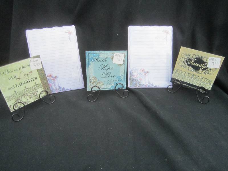 2 NOTE PADS AND 3 STANDING PLAQUES