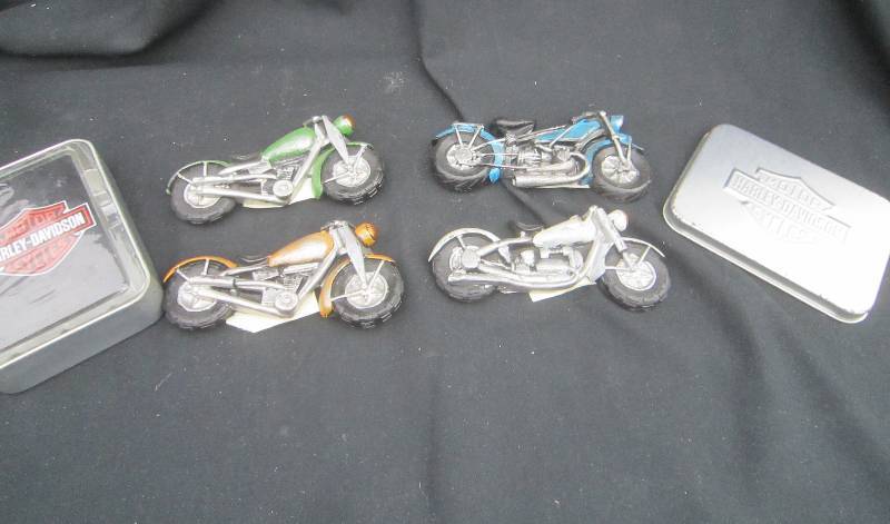 4 MOTORCYCLE MAGNETS, HARLEY DAVIDSON DECK OF CARDS