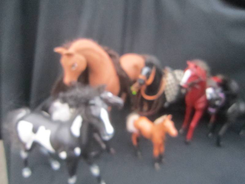 LOT OF 7 HORSES