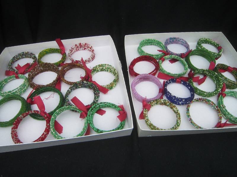 LOT OF 26 BRACELETS