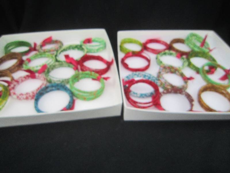 LOT OF 26 BRACELETS