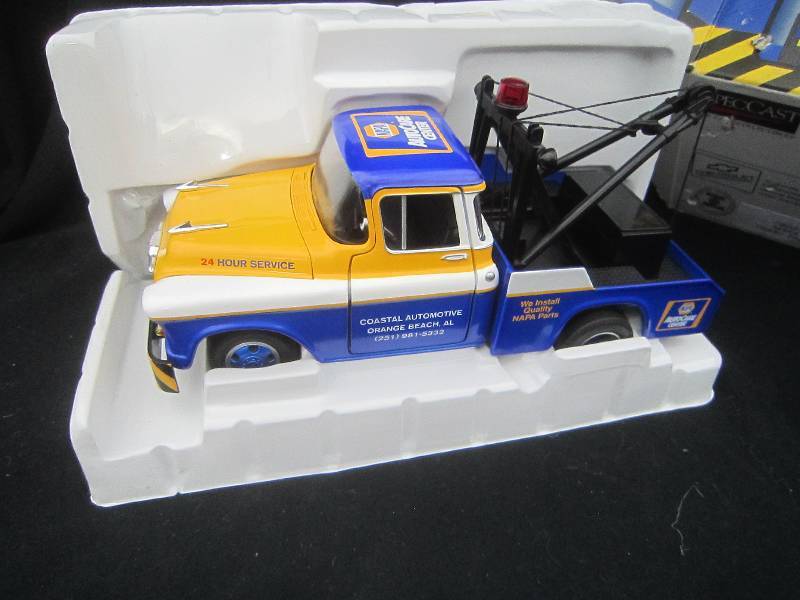 NEW COLLECTIBLE NAPA TRUCK WBOX-1957 CHEV, WRECKER