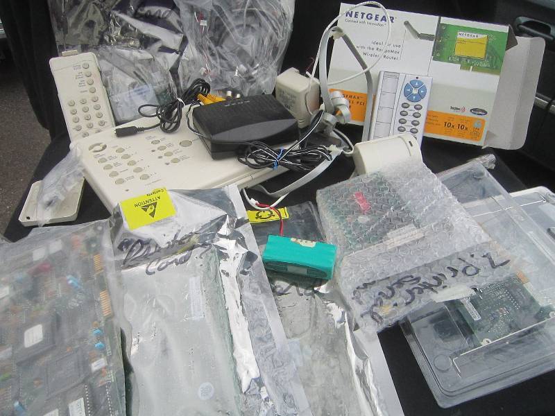 BOX OF VIDEO CARDS, MEDIA CARDS AND ELECTRONICS