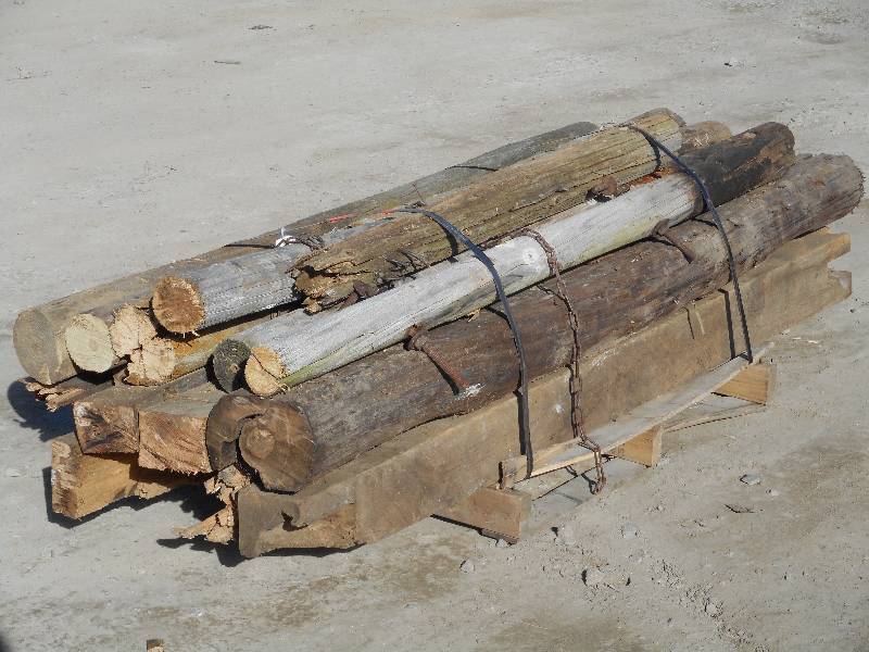 lot 9 image: Pallet Lot Of Salvaged Barn Posts &...