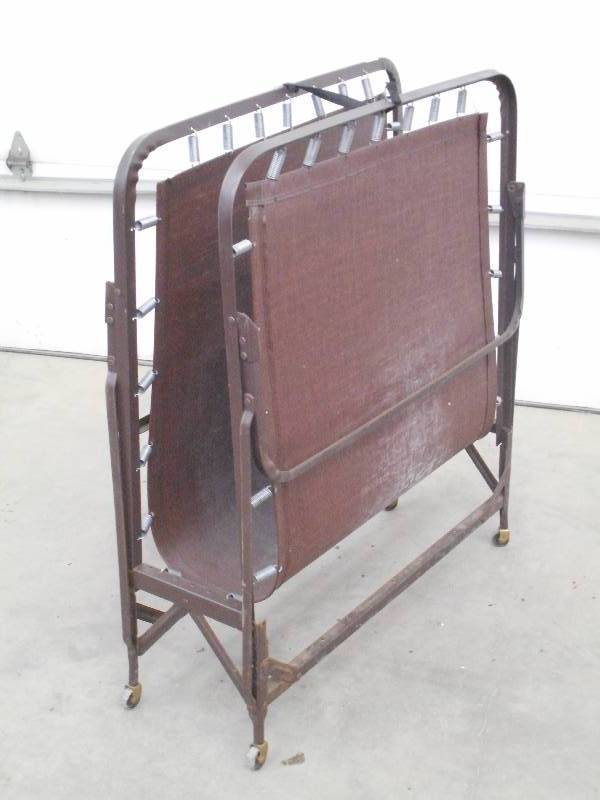 lot 19 image: Folding 36x72 Steel-Framed Cot ...