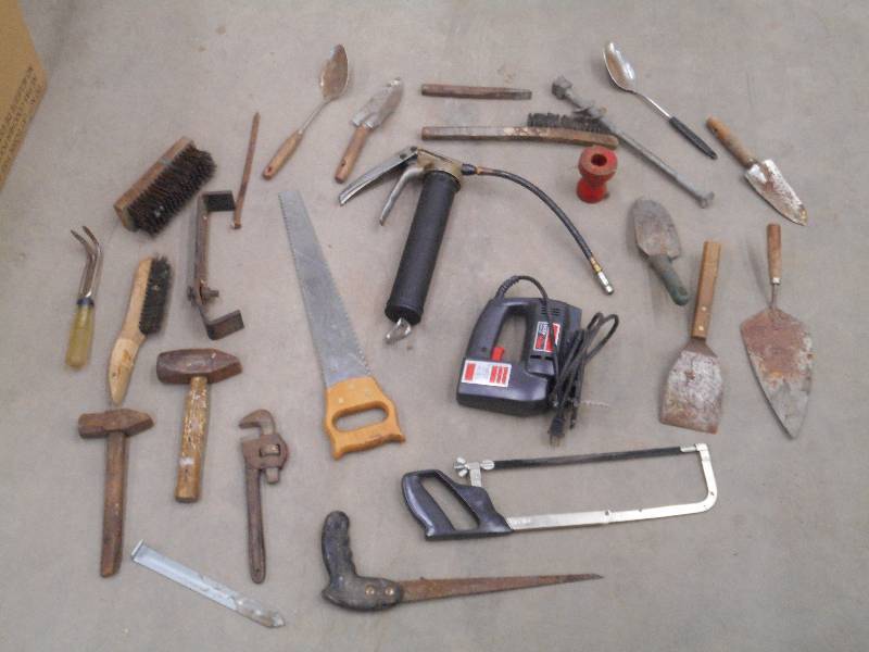 lot 41 image: Box Of Assorted Hand Tools, Power T...