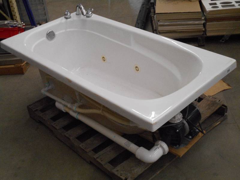 lot 54 image: Whirlpool 120Volt Jacuzzi Tub With ...
