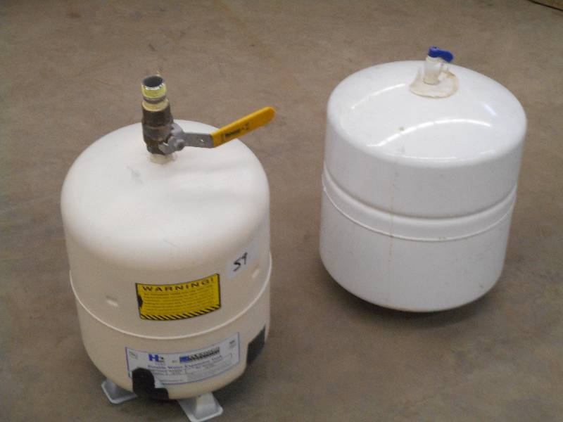 lot 59 image: (2) 4.5-Gallon 150PSI Portable Wate...