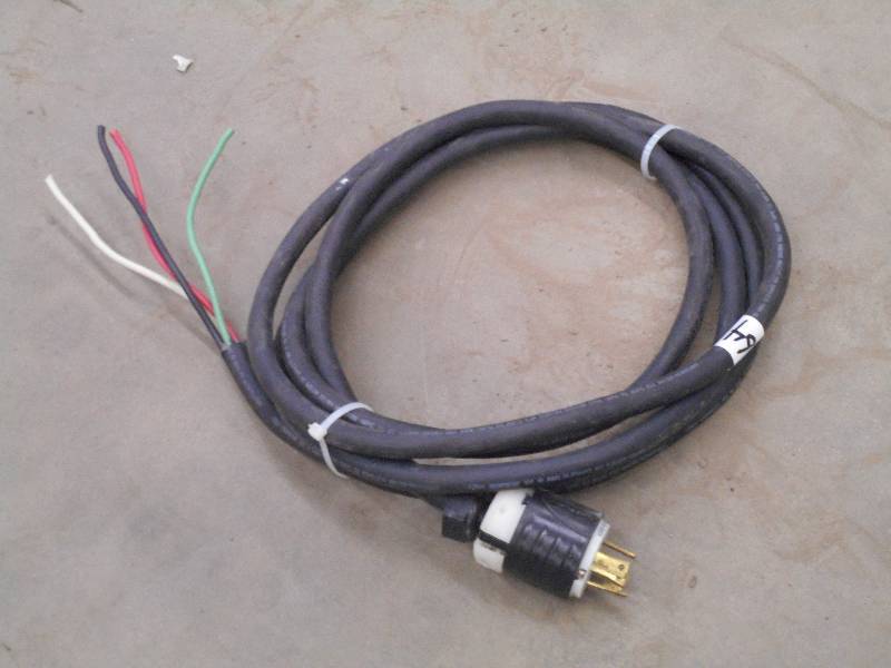 lot 64 image: Approx 10ft 230Volt Electric Cord ...