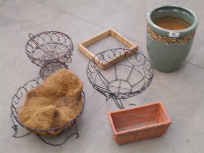 lot 70 image: Lot Of Flower Planter Pots & Hanger...
