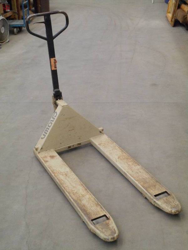 lot 76 image: Crown Industrial Pallet Jack, Doesn...