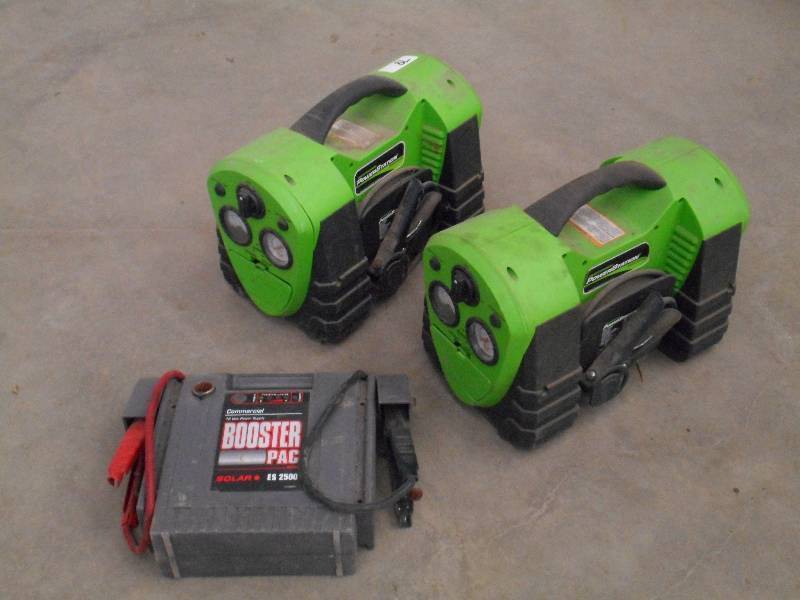 lot 78 image: Lot Of (3) 12Volt Power Stations Fo...