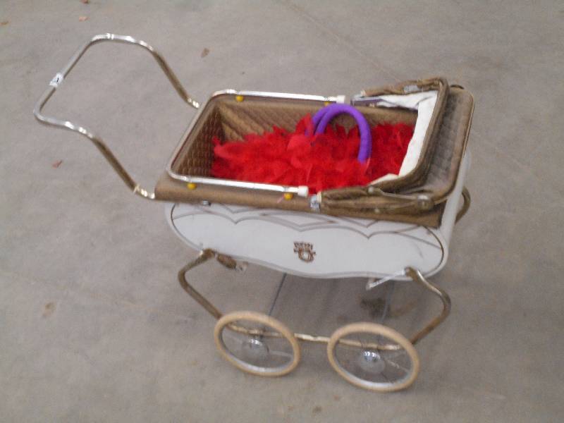 lot 82 image: Antique Spring-Ride Baby Carriage ...