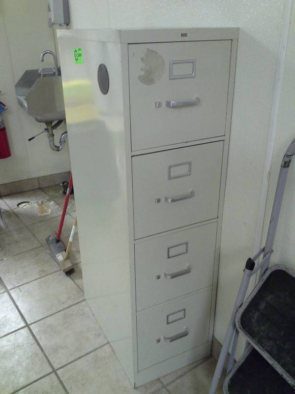 lot 3 image: HON 4 Drawer File Cabinet