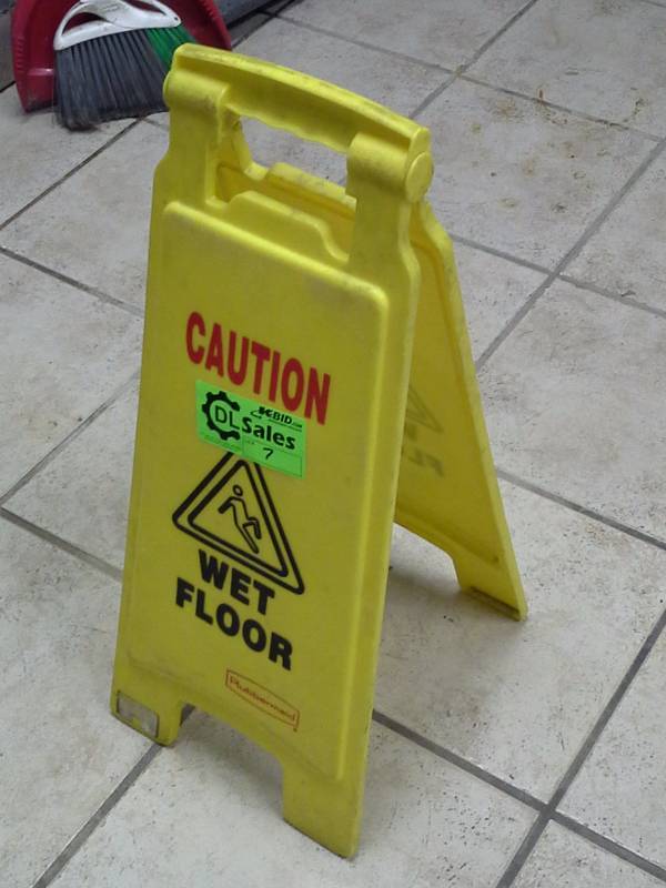 lot 7 image: Wet Floor Sign
